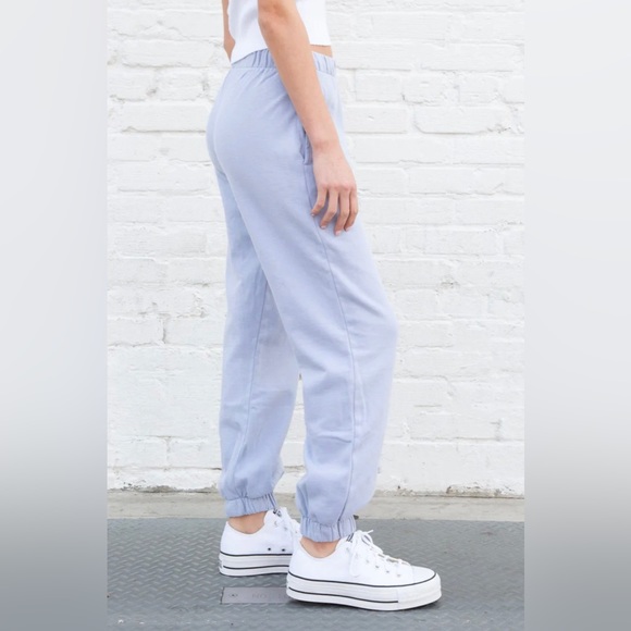 Brandy Melville Rosa Sweatpants - Picture 4 of 5